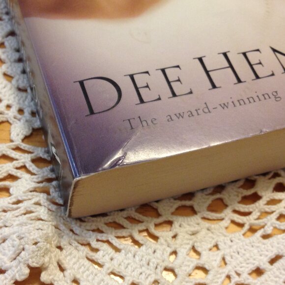 3 for $10 book sale! FBI, Romantic Suspense, Dee Henderson, Danger in shadows - Picture 6 of 7